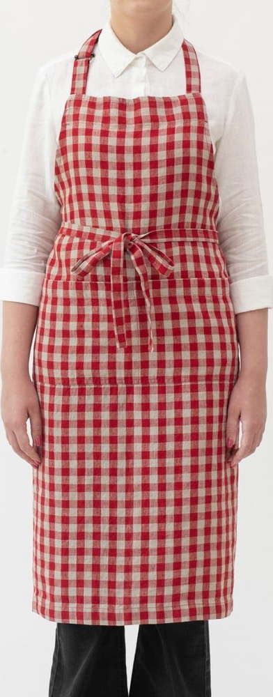 Lněná zástěra Red Gingham – Linen Tales Linen Tales