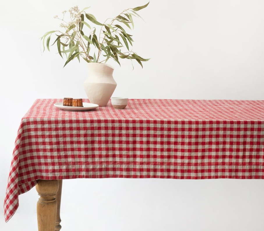 Lněný ubrus 140x250 cm Red Gingham – Linen Tales Linen Tales